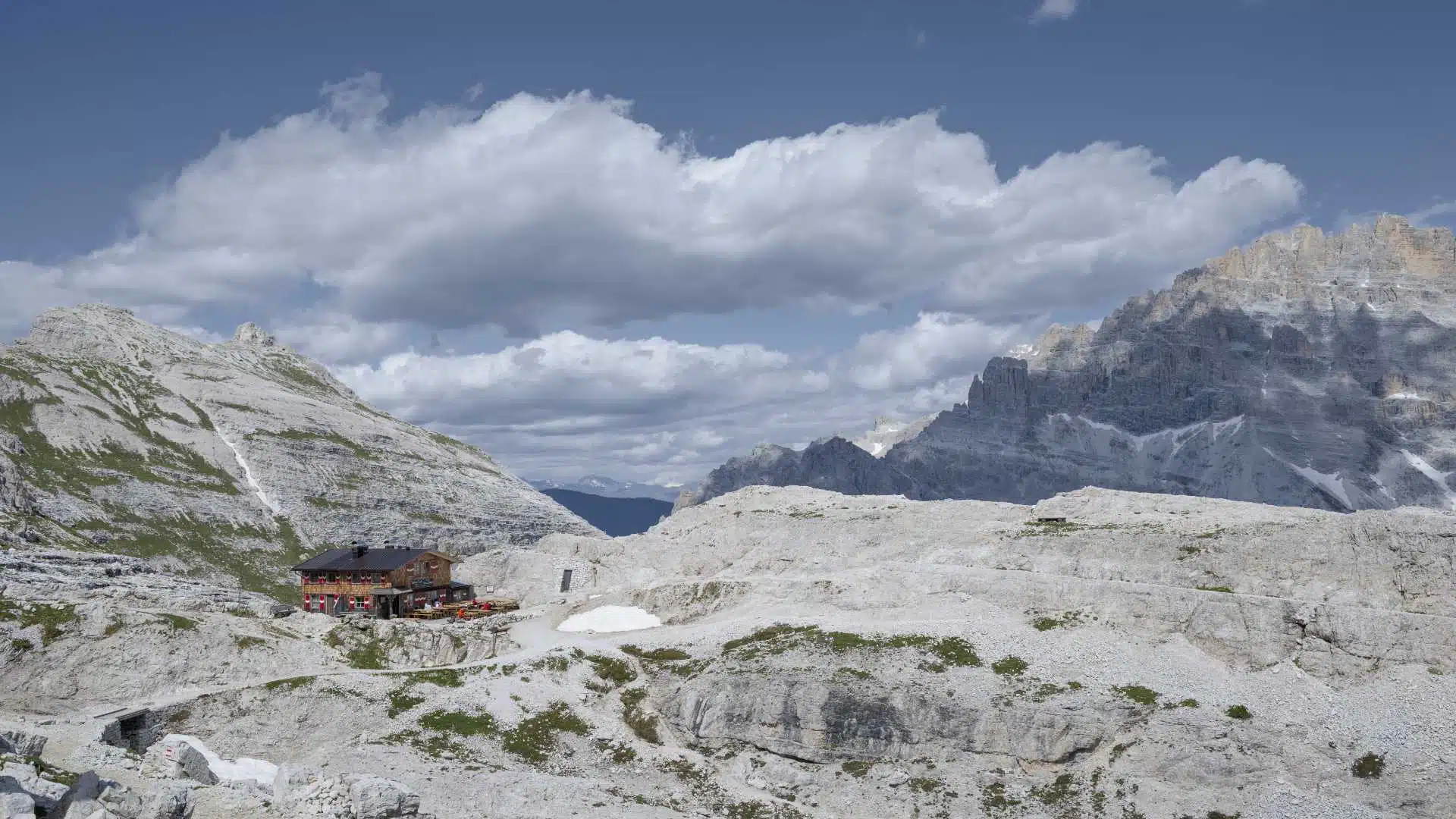 Besuchen Sie die Dolomiten