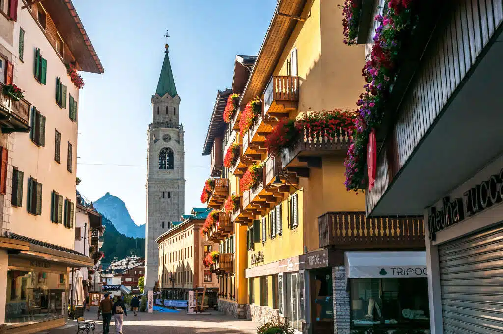 Besuchen Sie die Dolomiten